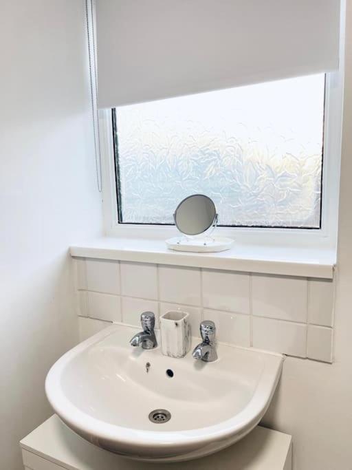 New Fully Furnished Cosy Home Balderton Extérieur photo