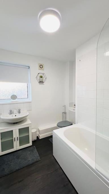 New Fully Furnished Cosy Home Balderton Extérieur photo